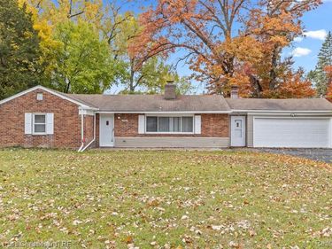 23885 Lee Baker Drive, Southfield, MI 48075