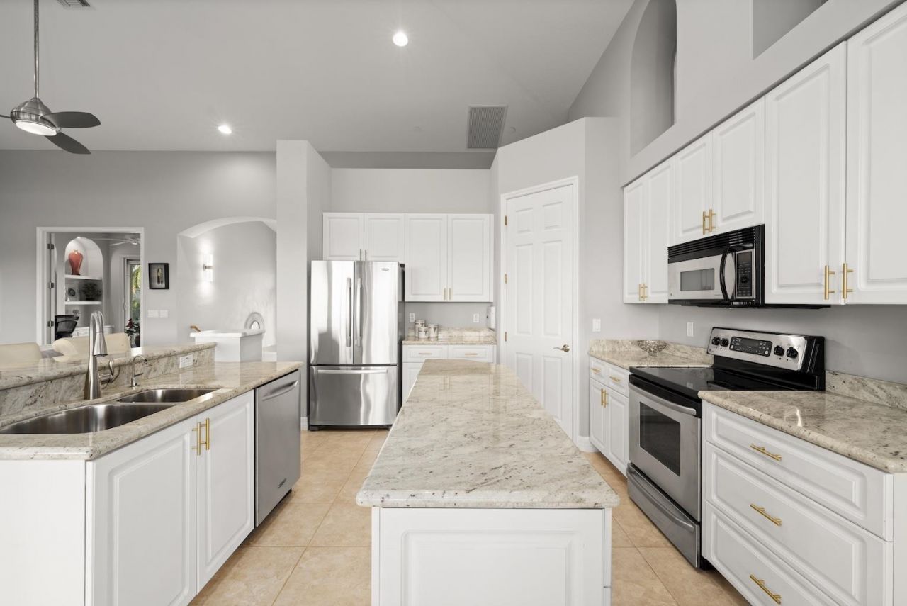 824 Birdie View Pt, Sanibel, FL 33957 Photo