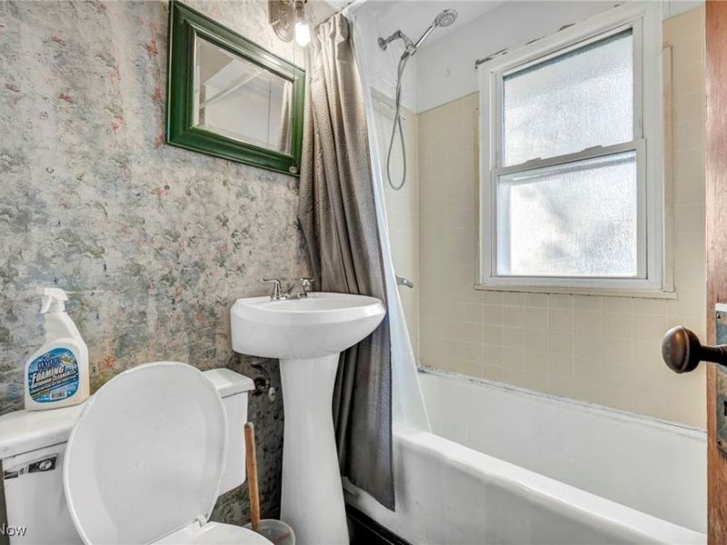 20663 Woodstock Avenue, Fairview Park, OH 44126 Photo 7