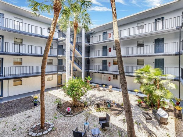 2800 Somerset Drive, Unit 218j, Lauderdale Lakes, FL 33311