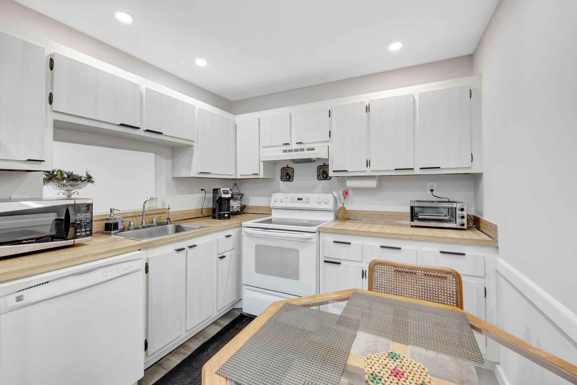 2800 Somerset Drive, Unit 218j, Lauderdale Lakes, FL 33311 Photo