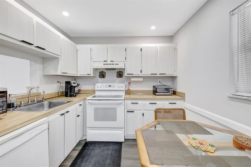 2800 Somerset Drive, Unit 218j, Lauderdale Lakes, FL 33311 Photo