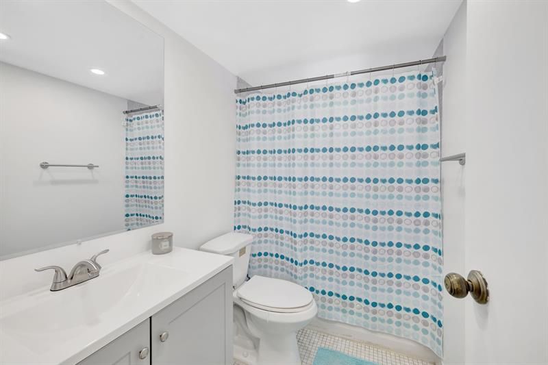 2800 Somerset Drive, Unit 218j, Lauderdale Lakes, FL 33311 Photo