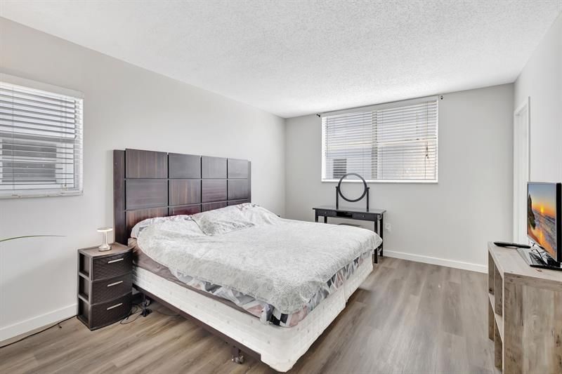 2800 Somerset Drive, Unit 218j, Lauderdale Lakes, FL 33311 Photo