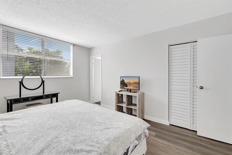 2800 Somerset Drive, Unit 218j, Lauderdale Lakes, FL 33311 Photo