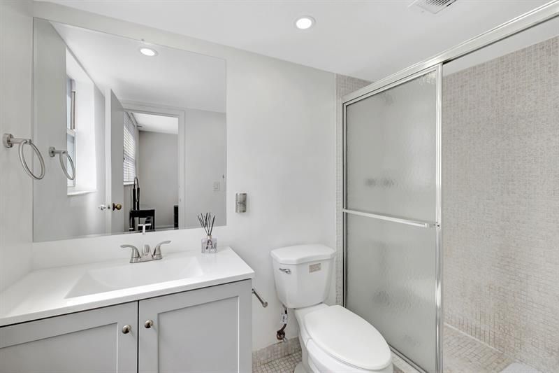 2800 Somerset Drive, Unit 218j, Lauderdale Lakes, FL 33311 Photo