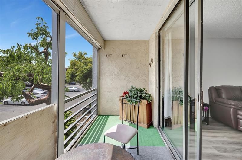 2800 Somerset Drive, Unit 218j, Lauderdale Lakes, FL 33311 Photo