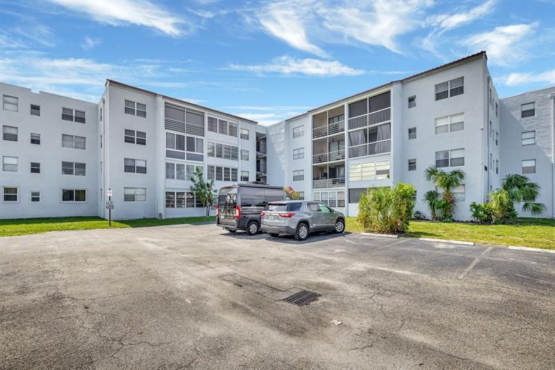 2800 Somerset Drive, Unit 218j, Lauderdale Lakes, FL 33311 Photo