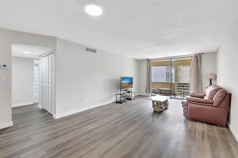 2800 Somerset Drive, Unit 218j, Lauderdale Lakes, FL 33311 Photo