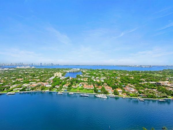 4779 Collins Ave, Unit 3206, Miami Beach, FL 33140