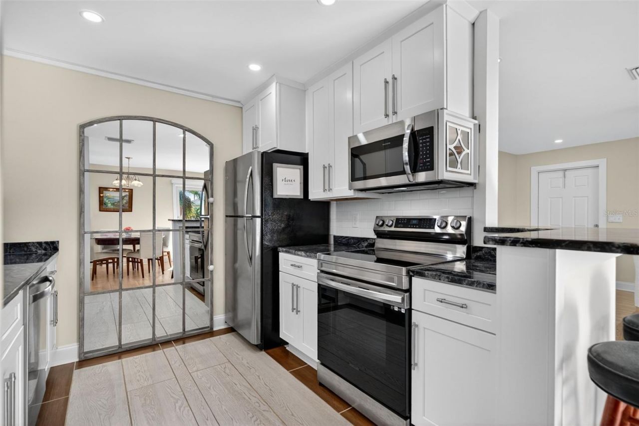 2915 Avenue C, Holmes Beach, FL 34217 Photo