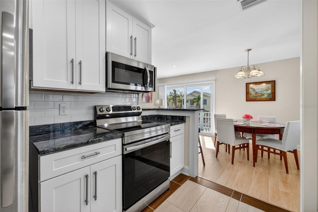 2915 Avenue C, Holmes Beach, FL 34217 Photo