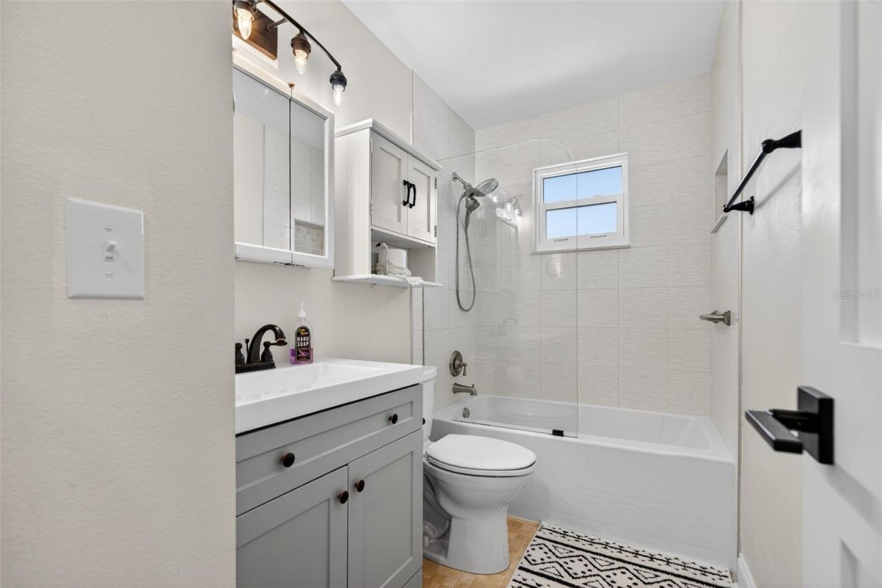 2915 Avenue C, Holmes Beach, FL 34217 Photo