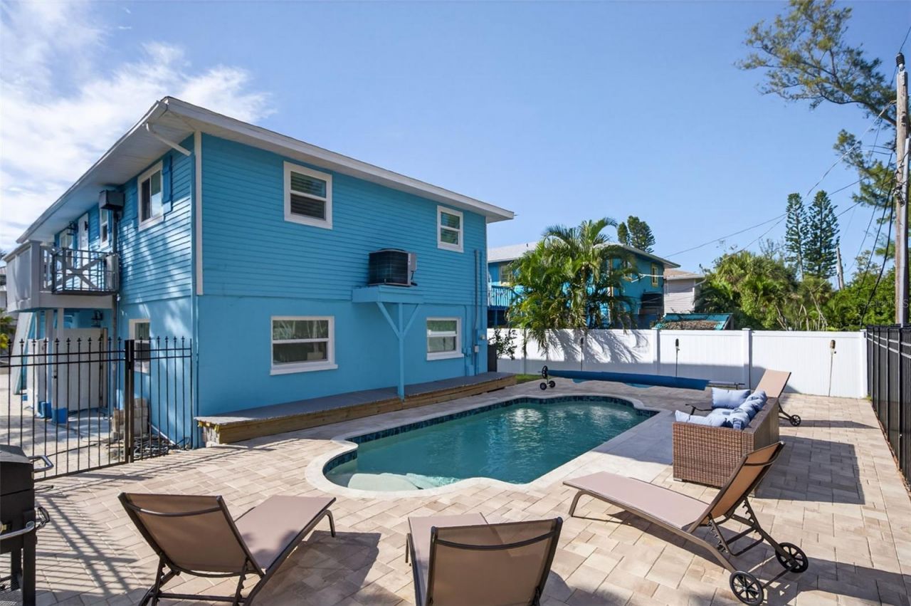 2915 Avenue C, Holmes Beach, FL 34217 Photo