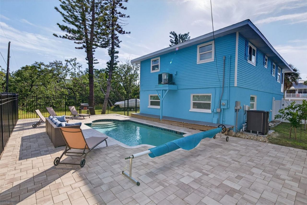 2915 Avenue C, Holmes Beach, FL 34217 Photo