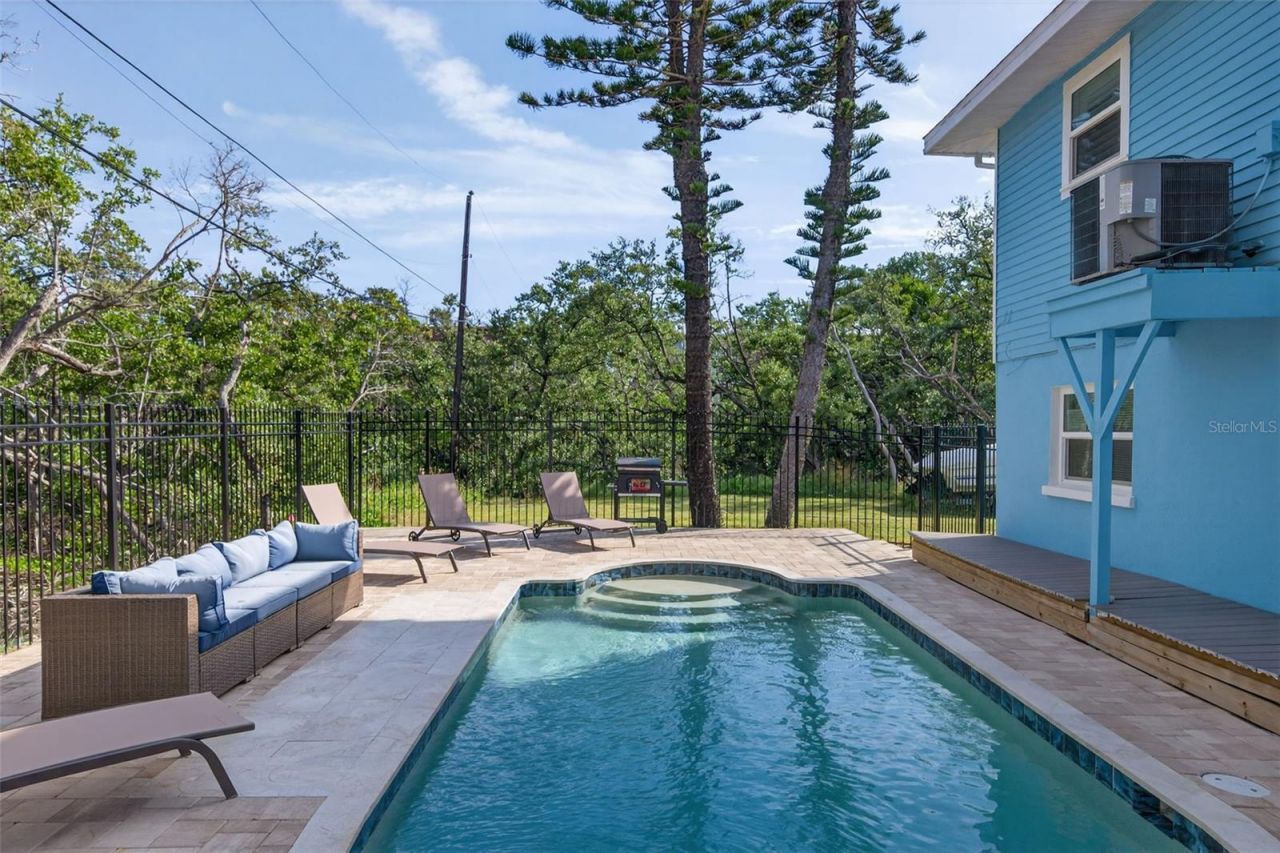 2915 Avenue C, Holmes Beach, FL 34217 Photo