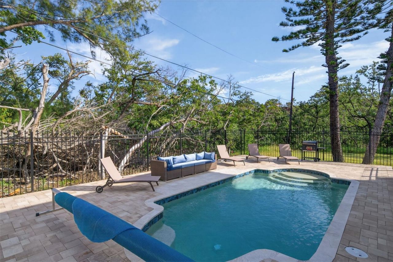 2915 Avenue C, Holmes Beach, FL 34217 Photo