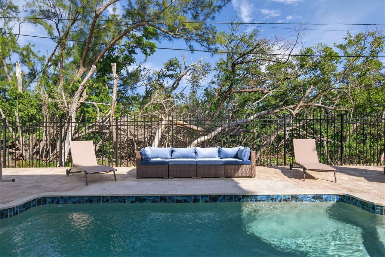 2915 Avenue C, Holmes Beach, FL 34217 Photo