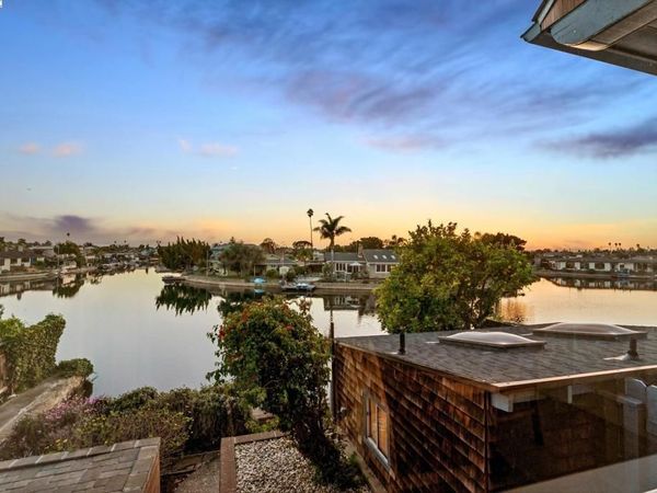 2000 2000 Clinton Ave, Alameda, CA 94501