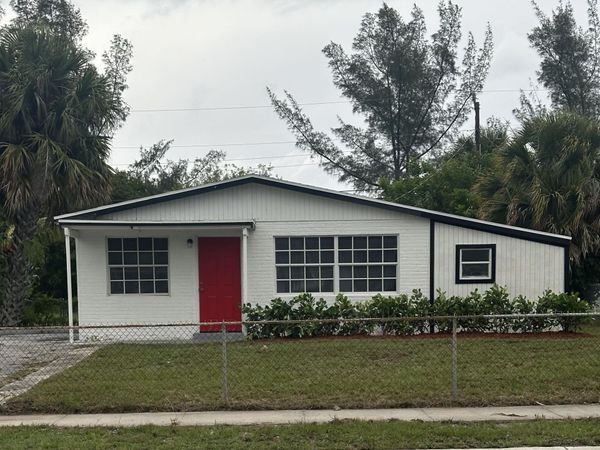 1210 Avenue R, Riviera Beach, FL 33404