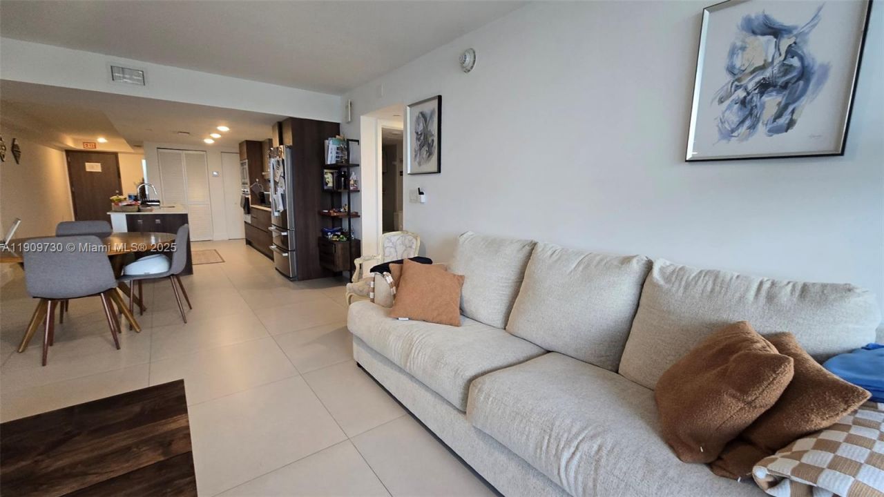 9261 E Bay Harbor Dr, Unit 402, Bay Harbor Islands, FL 33154 Photo