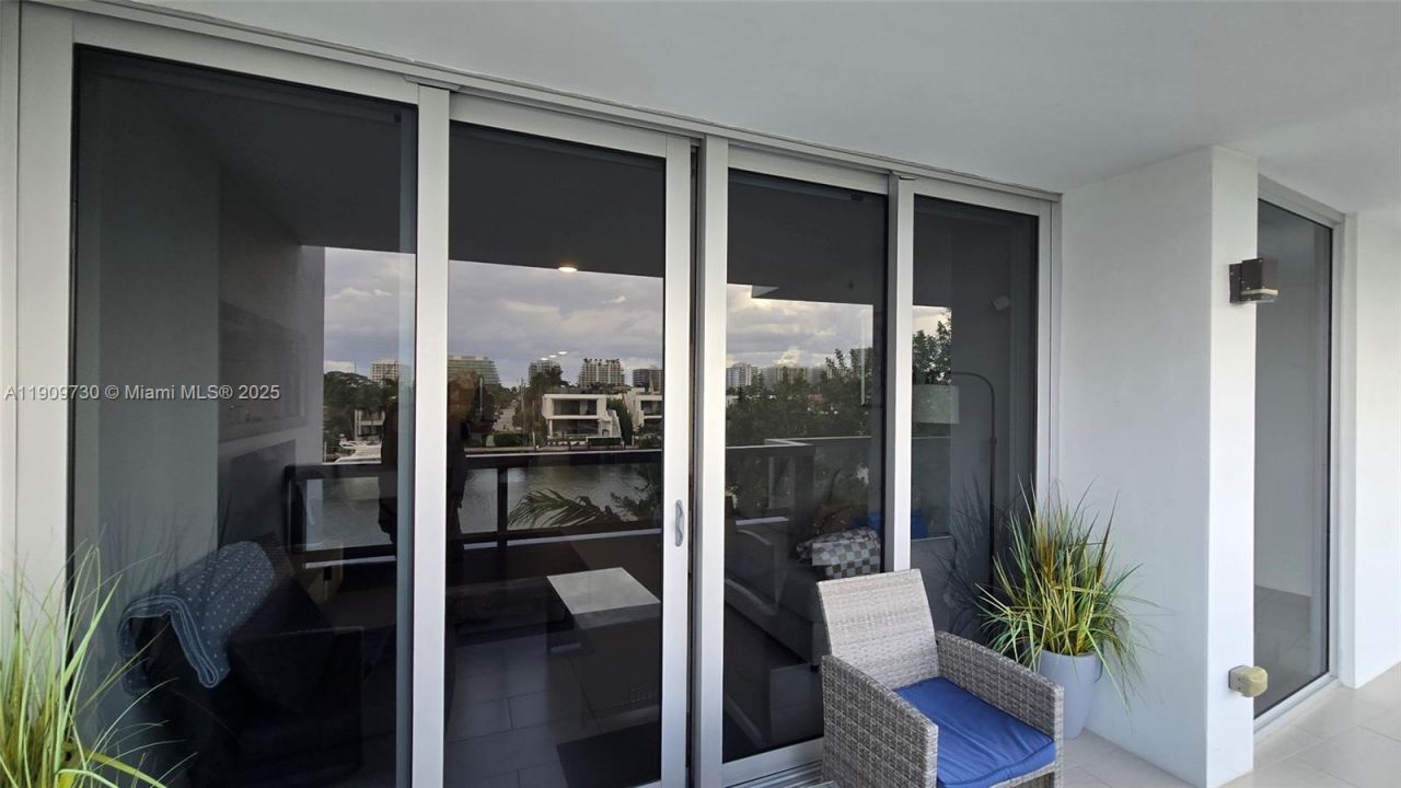 9261 E Bay Harbor Dr, Unit 402, Bay Harbor Islands, FL 33154 Photo