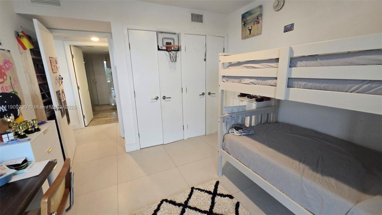 9261 E Bay Harbor Dr, Unit 402, Bay Harbor Islands, FL 33154 Photo