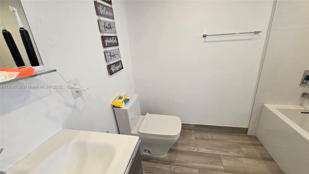 9261 E Bay Harbor Dr, Unit 402, Bay Harbor Islands, FL 33154 Photo