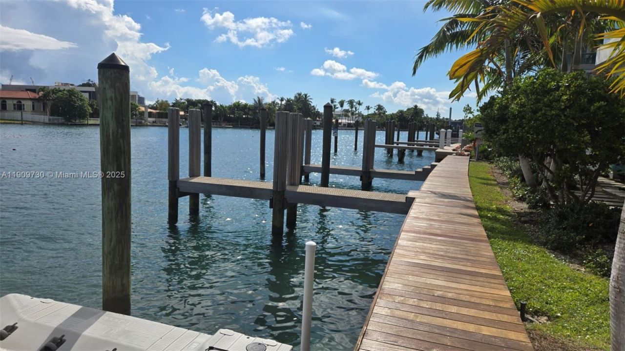 9261 E Bay Harbor Dr, Unit 402, Bay Harbor Islands, FL 33154 Photo