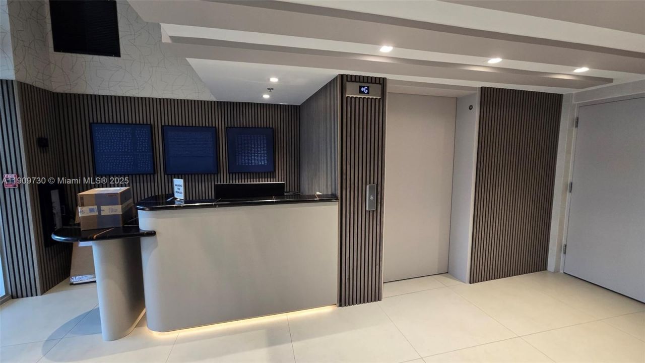 9261 E Bay Harbor Dr, Unit 402, Bay Harbor Islands, FL 33154 Photo