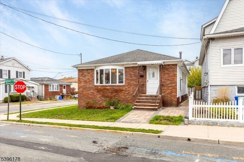 222 Stover Ave, North Arlington, NJ 07031 Main Photo