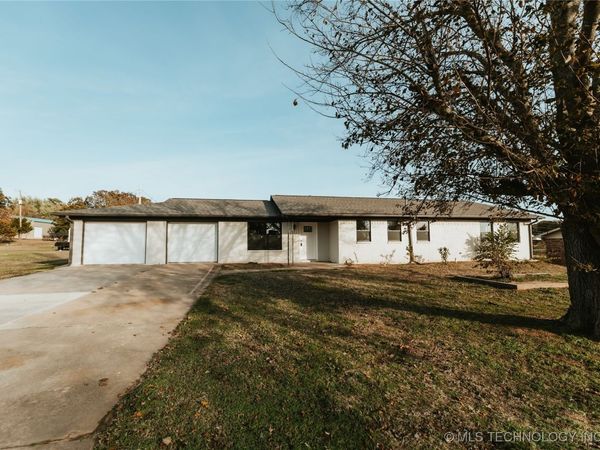 2022 N Reeves Road, Pawnee, OK 74058