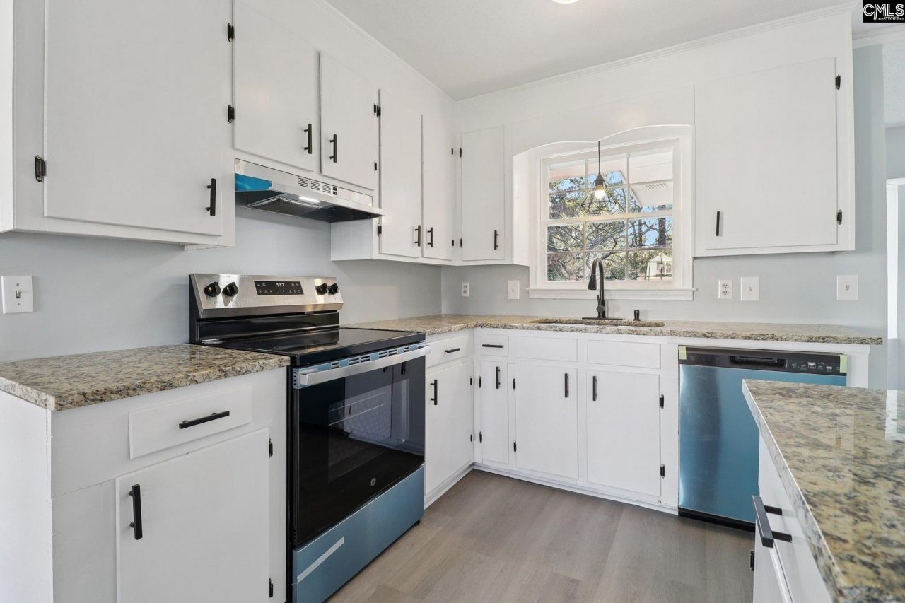 216 Meadowbury Drive Photo 13