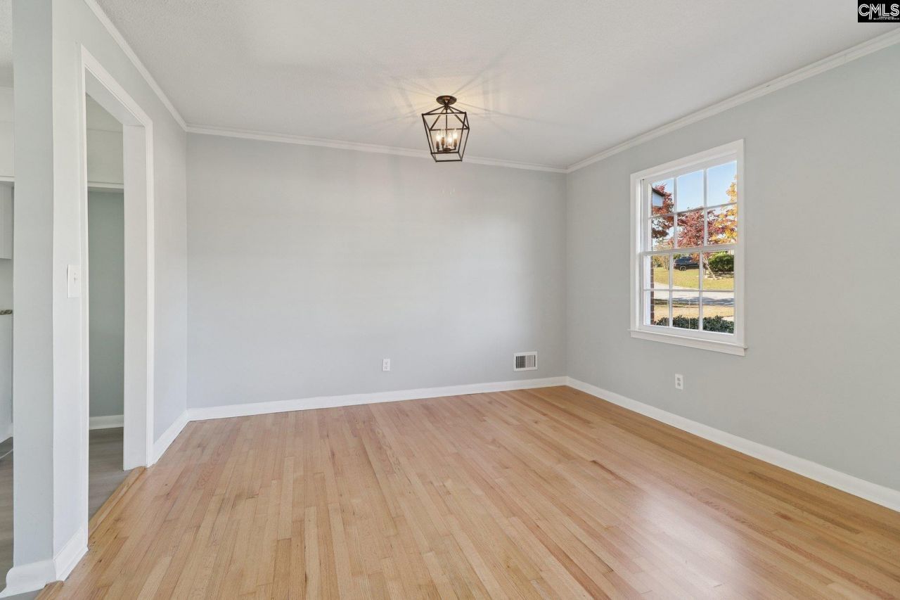 216 Meadowbury Drive Photo 16