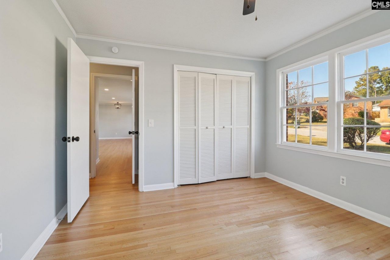 216 Meadowbury Drive Photo 18