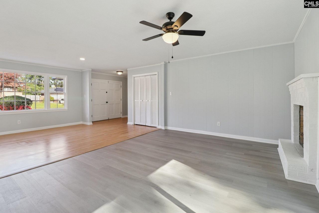 216 Meadowbury Drive Photo 7