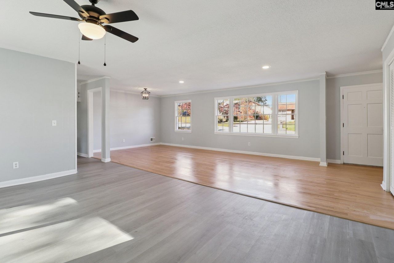 216 Meadowbury Drive Photo 8