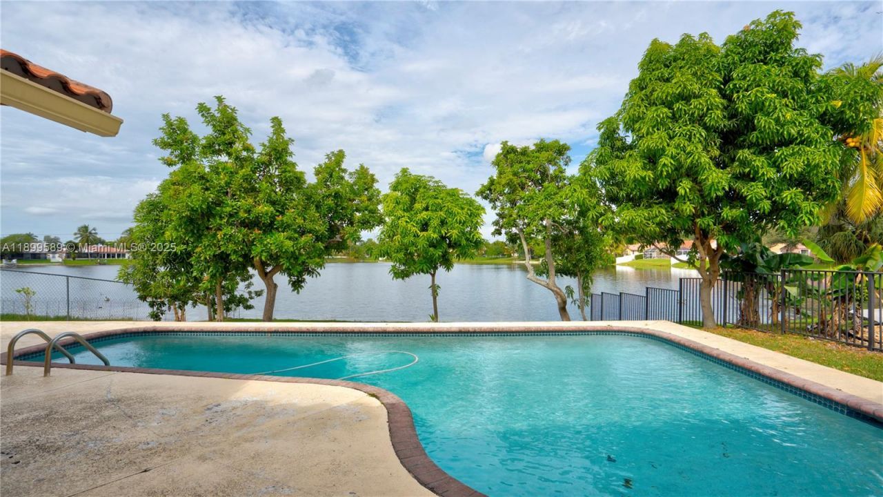 6255 Hawkes Bluff Ave, Davie, FL 33331 Photo