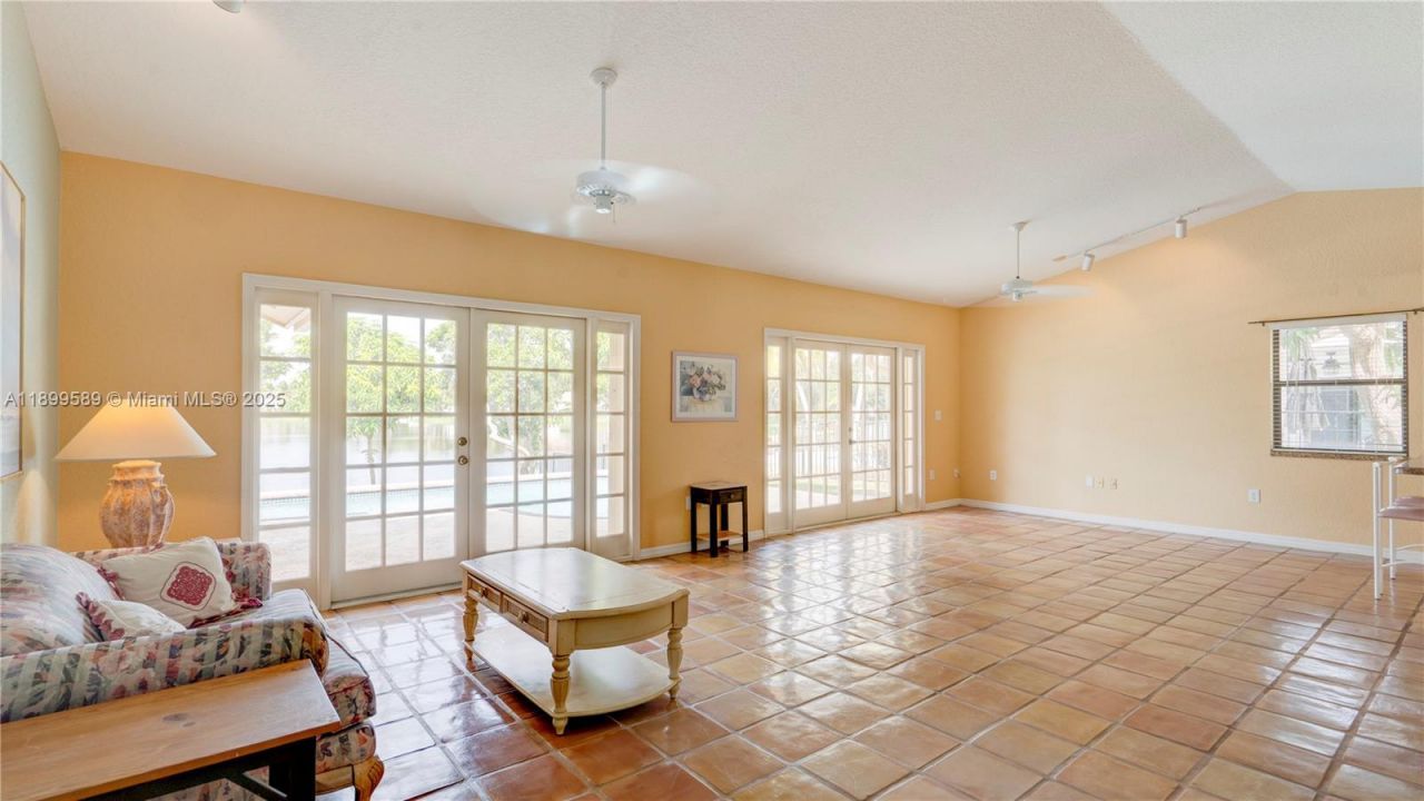 6255 Hawkes Bluff Ave, Davie, FL 33331 Photo