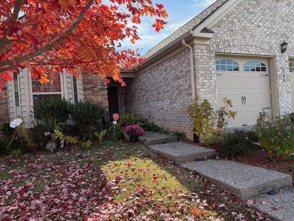 345 Lola Ln, Cottontown, TN 37048