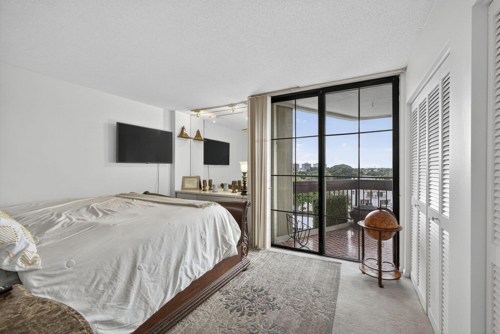 2000 Presidential Way, Unit 704, West Palm Beach, FL 33401 Photo