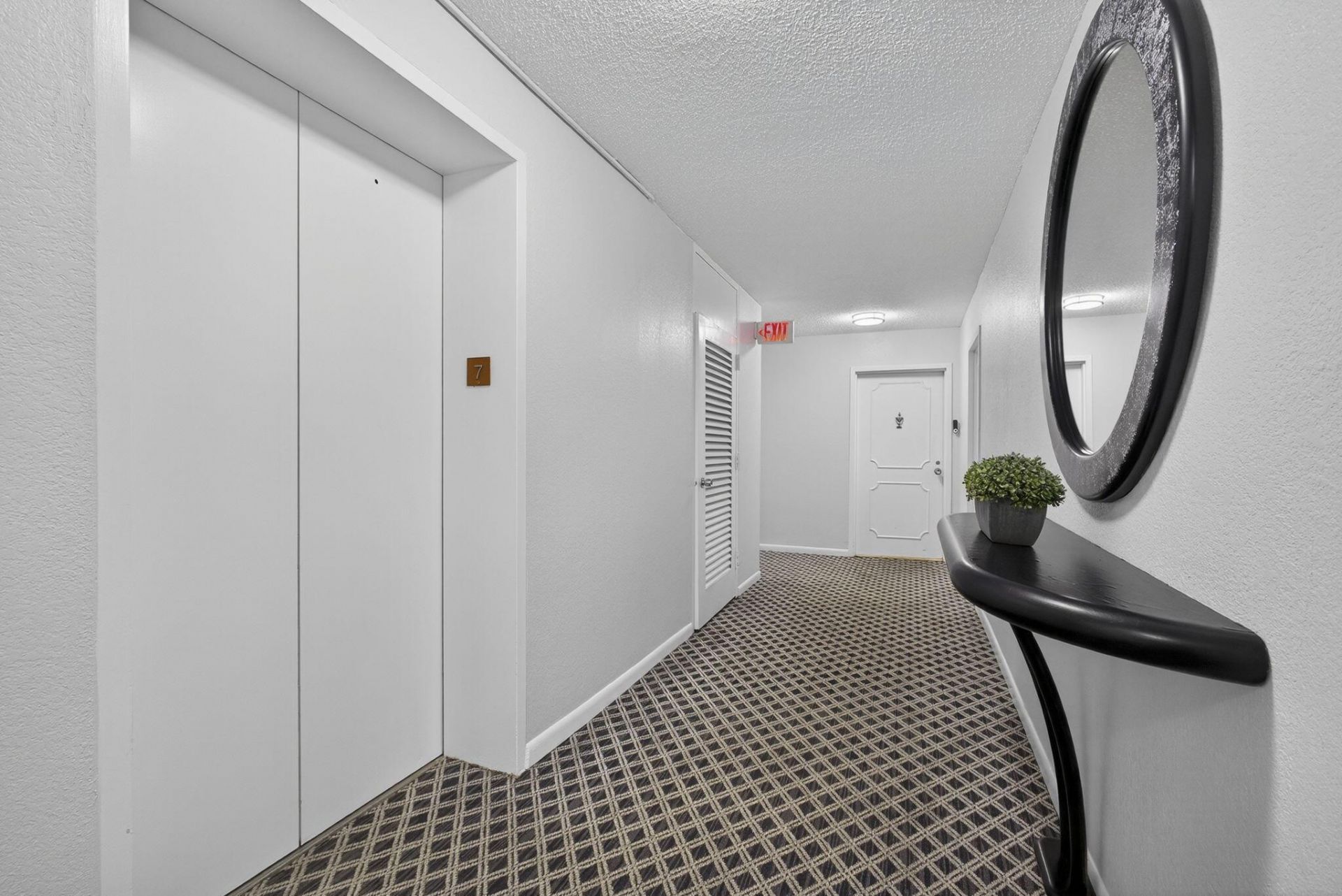 2000 Presidential Way, Unit 704, West Palm Beach, FL 33401 Photo