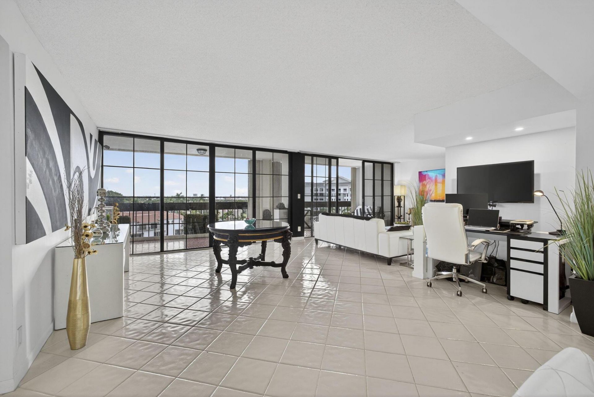 2000 Presidential Way, Unit 704, West Palm Beach, FL 33401 Photo