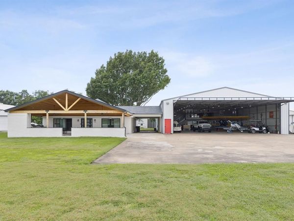 275 Aero Country Road, McKinney, TX 75071