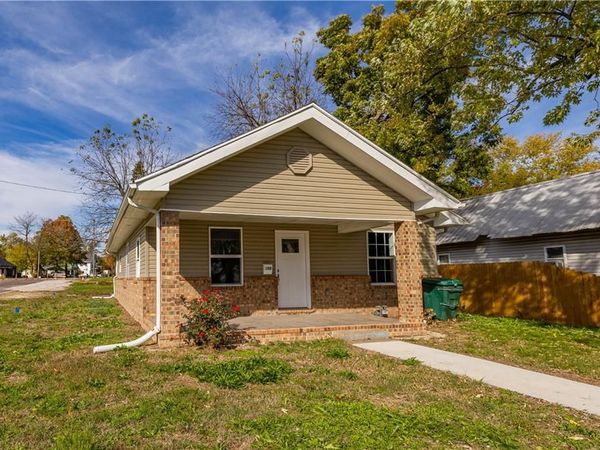 100 E Bond Street, Monett, MO 65708