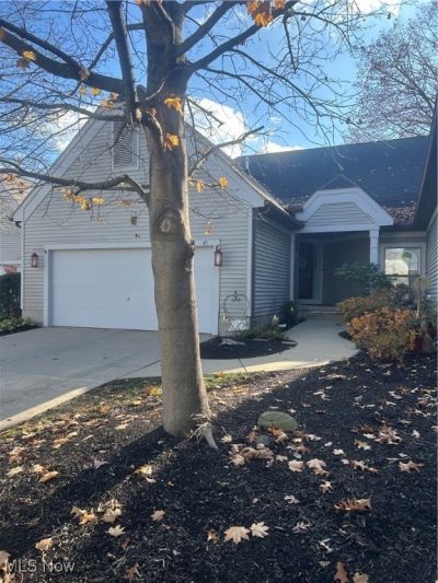 45 Forest Cove Drive, Akron, OH 44319