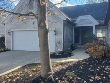 45 Forest Cove Drive, Unit 24, Akron, OH 44319