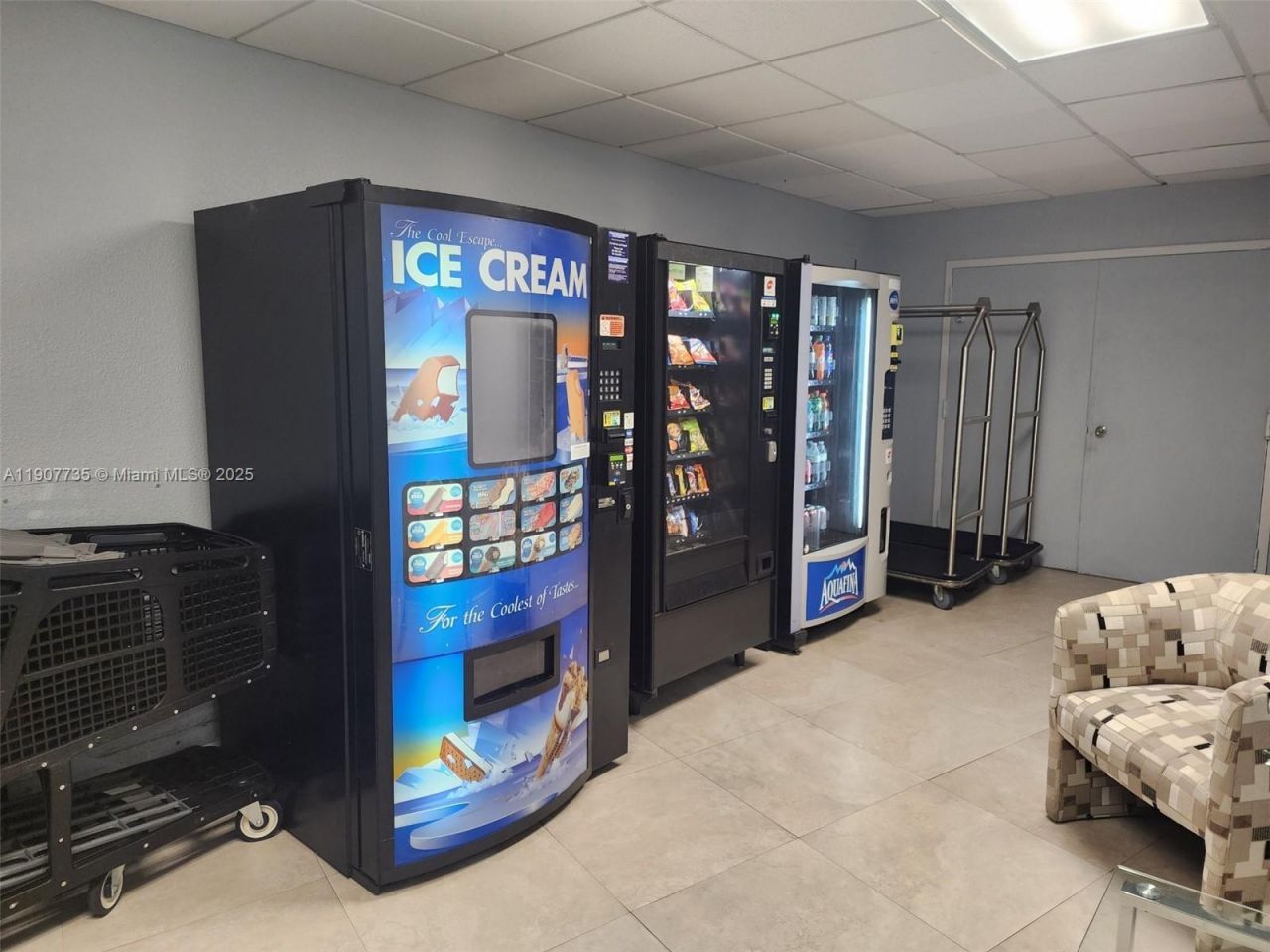 600 Parkview Dr, Unit 911, Hallandale Beach, FL 33009 Photo