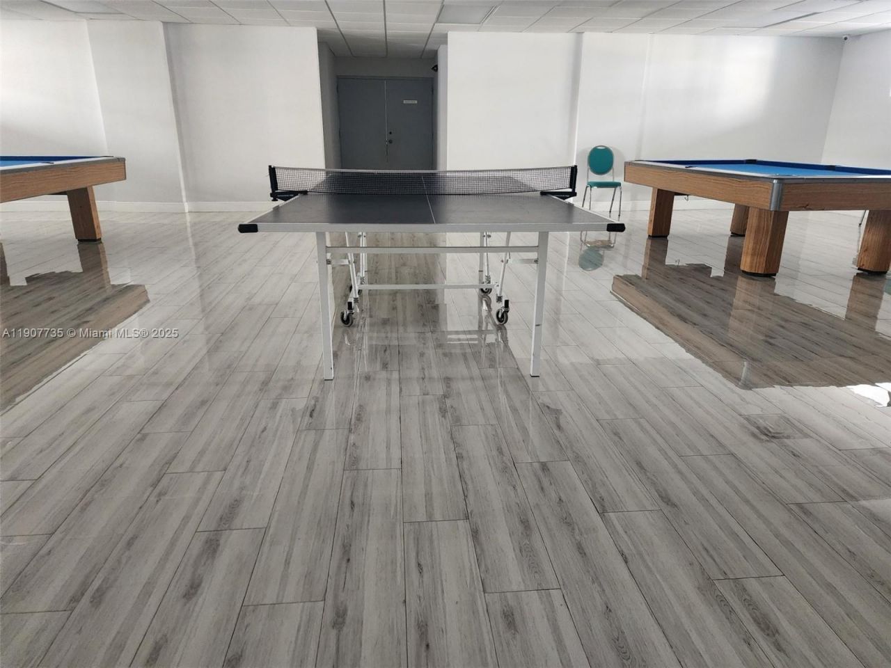 600 Parkview Dr, Unit 911, Hallandale Beach, FL 33009 Photo