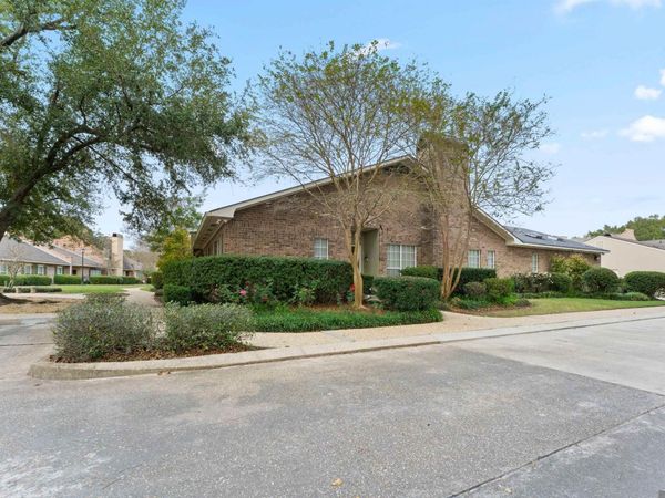 1653 Sharp Rd, Baton Rouge, LA 70815